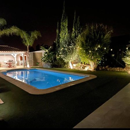 Suite Privada Frente A La Piscina Para 2 Personas Con Sofa Cama Para 2 Mas 4P No Es Casa Completa San Vicente Raspeig Luaran gambar