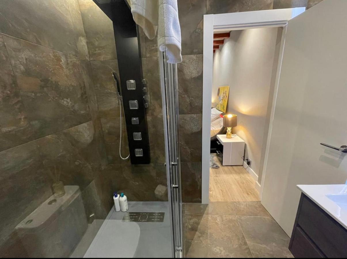 Suite Privada Frente A La Piscina Para 2 Personas Con Sofa Cama Para 2 Mas 4P No Es Casa Completa San Vicente Raspeig Luaran gambar