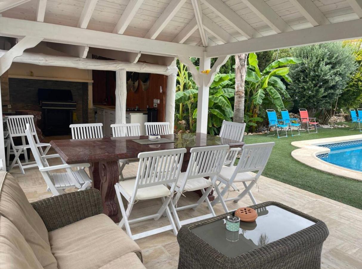 Suite Privada Frente A La Piscina Para 2 Personas Con Sofa Cama Para 2 Mas 4P No Es Casa Completa San Vicente Raspeig Luaran gambar