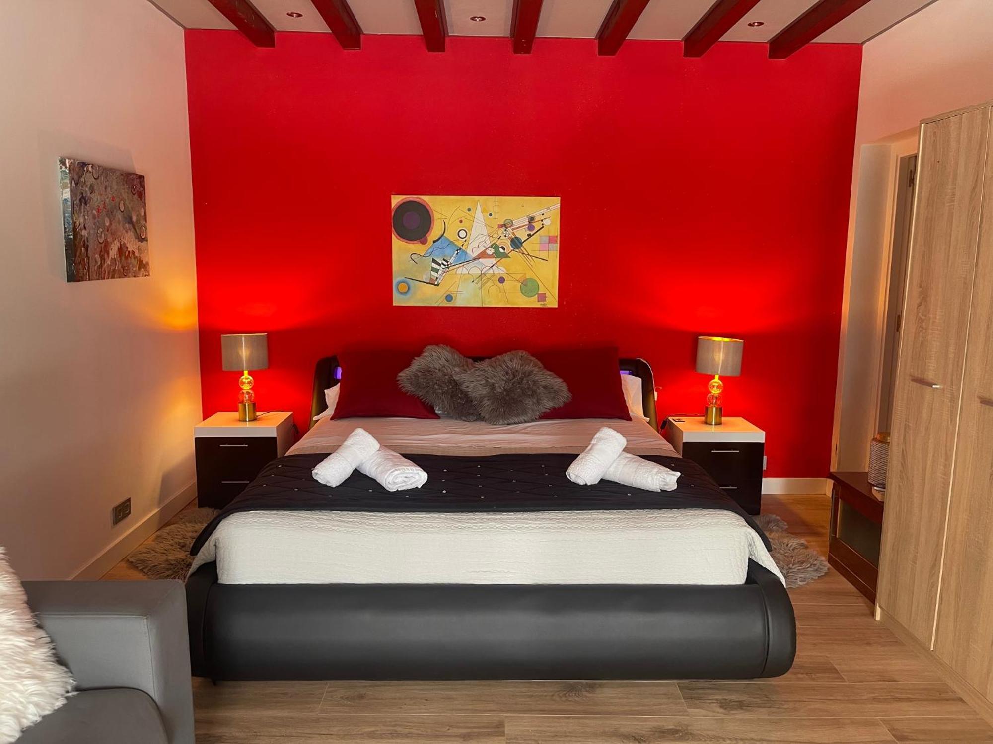 Suite Privada Frente A La Piscina Para 2 Personas Con Sofa Cama Para 2 Mas 4P No Es Casa Completa San Vicente Raspeig Luaran gambar
